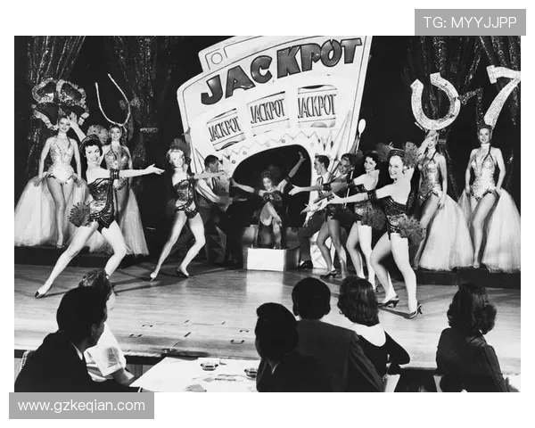 哈莱姆摇摆舞：爵士乐的狂野心跳，舞池的自由灵魂